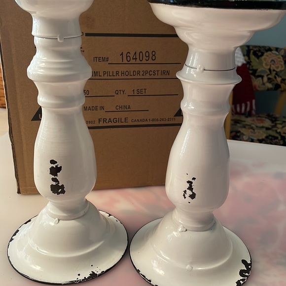 NWT Set of 2 Iron Black & White Enamel Pillar Holder - Picture 3 of 6